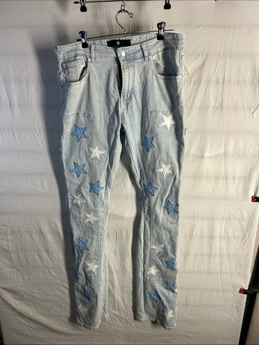 Light Wash Star-Appliqué Wide Leg Jeans - Women's